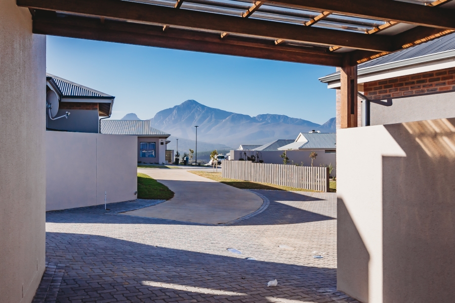 3 Bedroom Property for Sale in Kraaibosch Western Cape